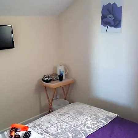 Отель Hathway House 3*